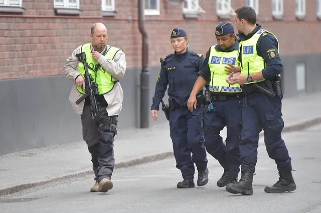 СМИ рассказали об обнаружении взрывчатки во въехавшем в людей грузовике