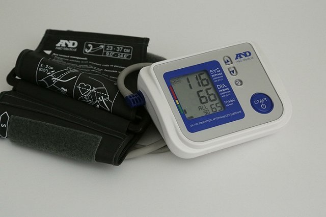 Завтра в ТЦ Екатеринбурга горожанам бесплатно измерят давление и проверят сердце