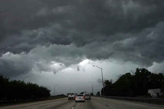В Свердловскую область придут сильные дожди с грозами и градом