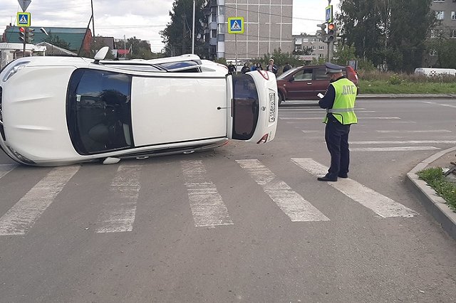 В Екатеринбурге из-за столкновения двух машин пострадала 5-летняя девочка