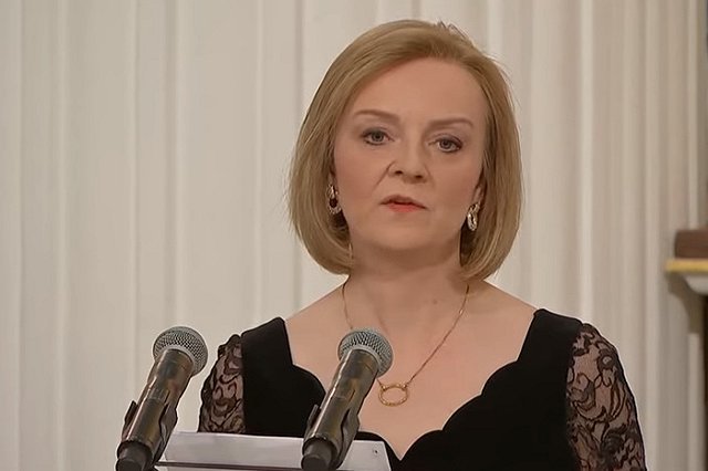 Власти Великобритании ввели санкции против «Уральских авиалиний»