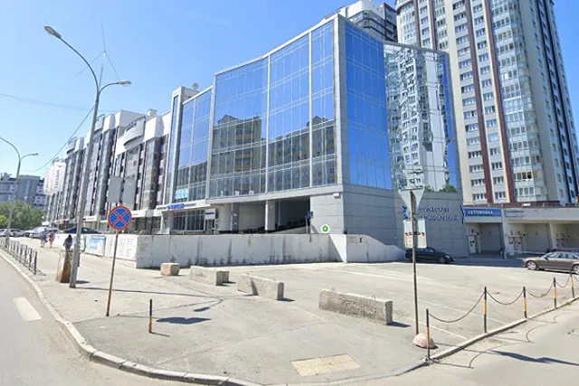 Екатеринбуржцам не понравились светофоры около элитного ЖК