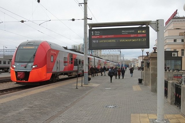 Свердловчане жалуются на давку в электричках