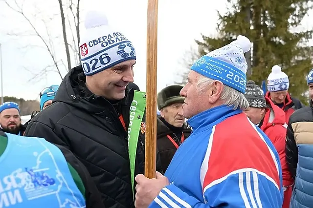 Денис Паслер лично надел медали победителям сысертской «Лыжни России»