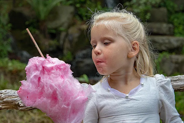 Глава Минздрава рассказал о сверхнормативном поедании россиянами сахара