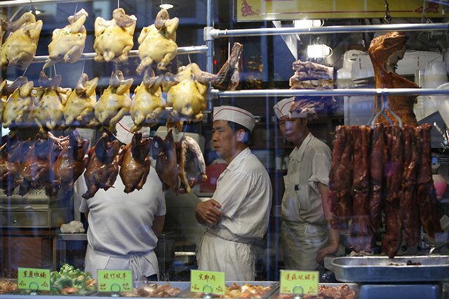 В китайском ресторане девушка получила собачьи лапы вместо свиных рёбрышек