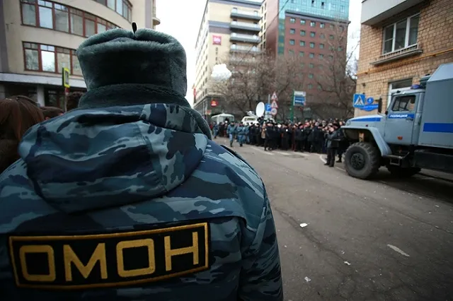 Гонщики на Gelandewagen признаны виновными в оскорблении полицейских