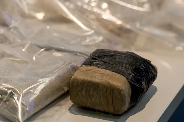 Наркопритон в квартире накрыли оперативники и сотрудники ГБН в Екатеринбурге