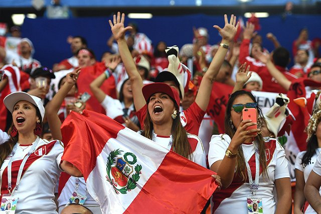 В Екатеринбург летят сотни перуанских болельщиков