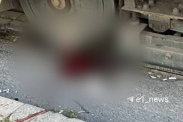 Пассажиру трамвая в Екатеринбурге отрезало ногу