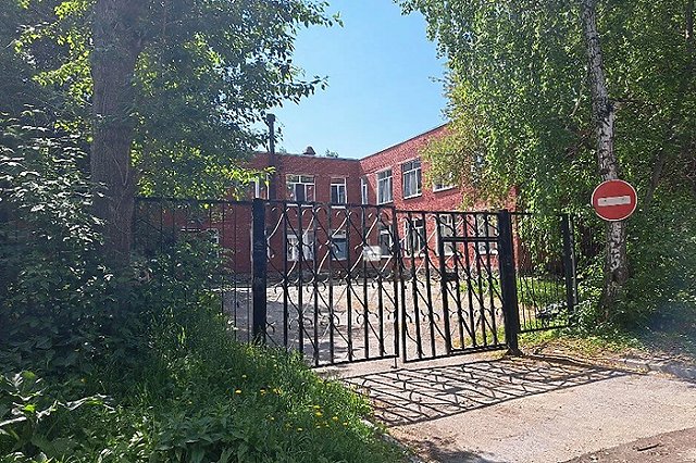 В Екатеринбурге школу и детсад на неделю отключили от горячей воды