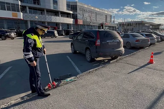 Екатеринбуржец на электросамокате сбил 8-летнего ребёнка и уехал с места аварии