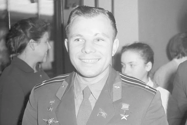 Школьники: Гагарин полетел в космос в 1812 году, полет длился 2 года