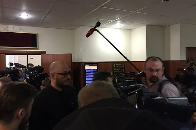 Фигурантка по делу Серебренникова покинула Россию на туристическом автобусе