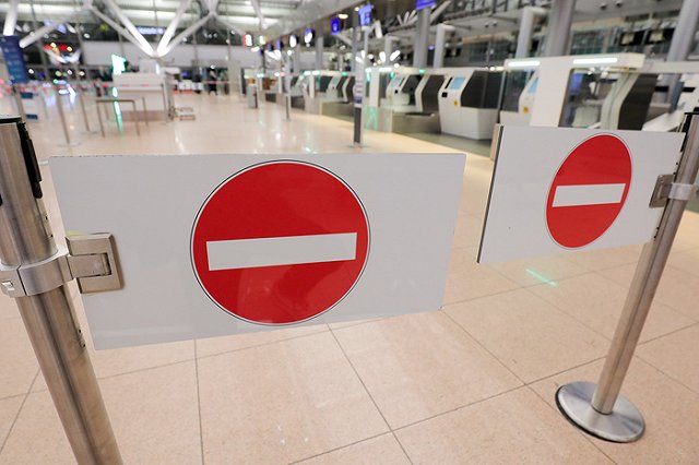 В стерильной зоне екатеринбургского Кольцово поселился пожилой канадец