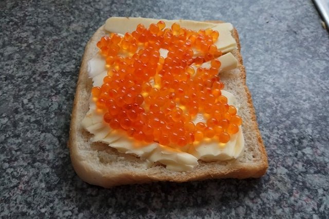 Красную икру назвали никому не нужным в мире «ливером»