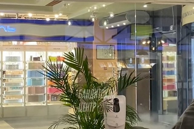 «Это кипяток»: в торговом центре «Карнавал» с потолка полилась горячая вода
