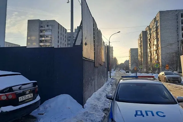 В Екатеринбурге накажут организацию, перегородившую переход на улице Стачек