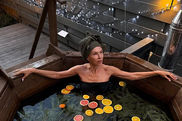 Актриса Эвелина Блёданс одобрила введение в России шестидневки с 12-часовыми сменами