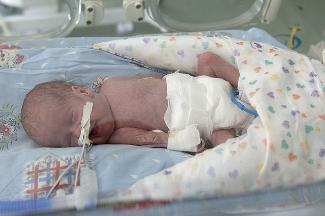 Сотрудники казахстанского роддома торговали новорожденными