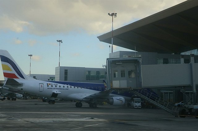 Ребенок скончался в самолете по пути в московскую клинику