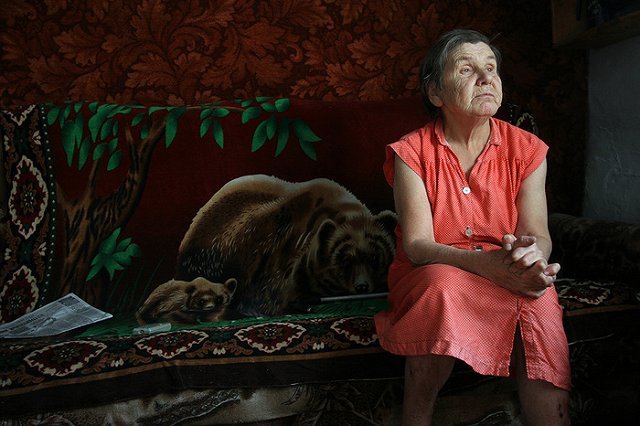 Судебные приставы взыскали более миллиона рублей с должницы в пользу старушки