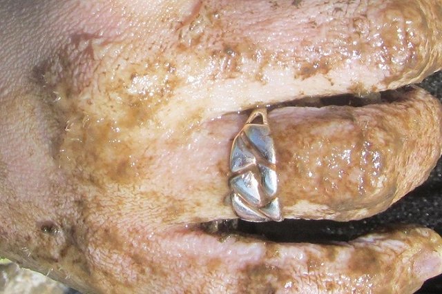 Труп девушки в розовых кедах достали из реки в Ирбитском районе