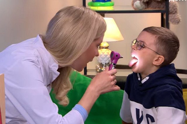 Медик рассказал, чем нельзя полоскать горло