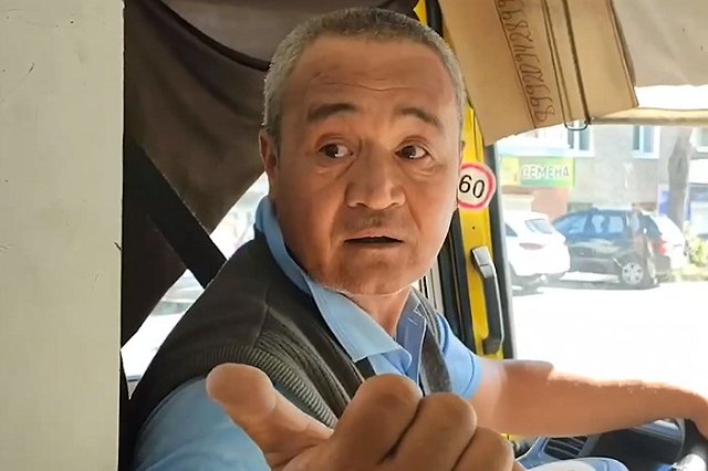 В Екатеринбурге водитель автобуса выгонял пассажира за замечание