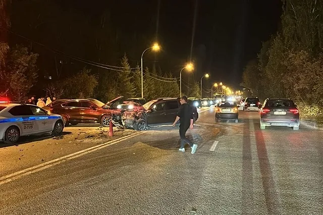 Водитель «Матиза» устроил «замес» с пострадавшими на проспекте Космонавтов в Екатеринбурге