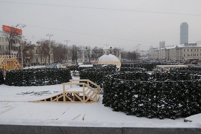 Монтаж главной елки Екатеринбурга начнется на этой неделе на Площади 1905 года