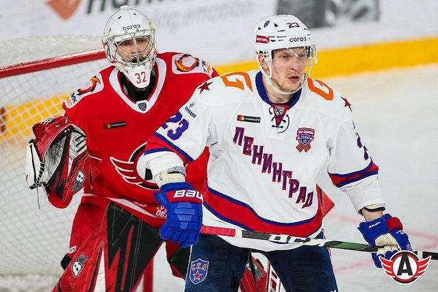 «Автомобилист» проиграл СКА и потерял Якуба Коваржа