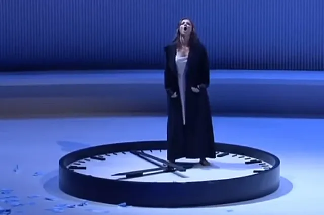 Анна Нетребко отказалась от выступлений в России