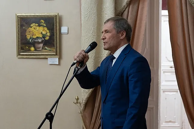 Спикер гордумы Екатеринбурга рассказал, что может видеть ауру и лечит болезни руками