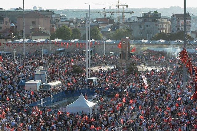 Турецкие власти рассказали о таинственных однодолларовых купюрах мятежников