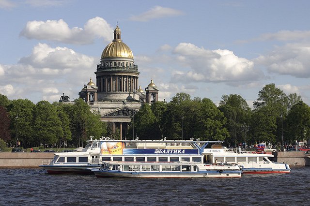 Глава Эрмитажа призвал отложить передачу Исаакиевского собора РПЦ