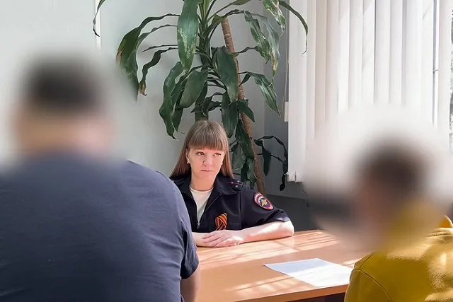 В Екатеринбурге мошенники «похитили» пятиклассника и заставили его вскрыть отцовский сейф — видео