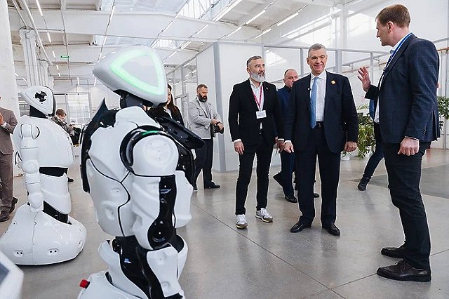 После «Реальных пацанов» лидер ЛДПР приехал в Екатеринбург