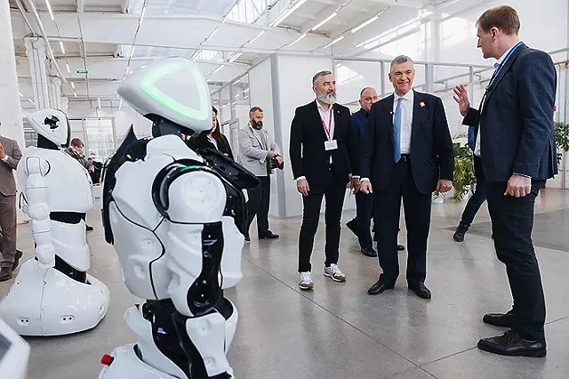 После «Реальных пацанов» лидер ЛДПР приехал в Екатеринбург