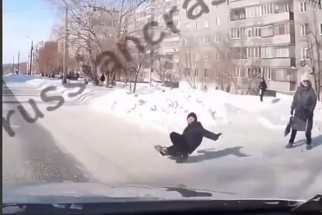 На Урале нарушитель за рулем Lexus тяжело травмировал ребенка, идущего по «зебре»