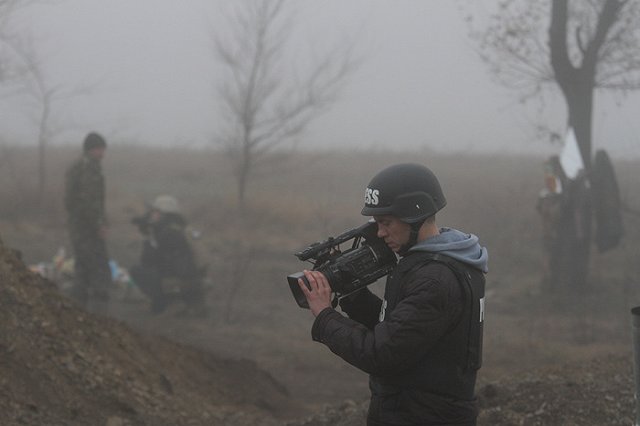 Украинский политолог: Снайперы должны убивать журналистов из России