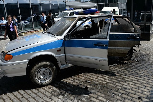 Расколотивший депутатские авто у ЗакСО пояснил причину своего поступка