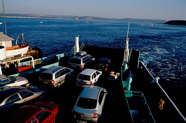 СМИ рассказали о встрече транспорта ВМФ России с турецкой подлодкой