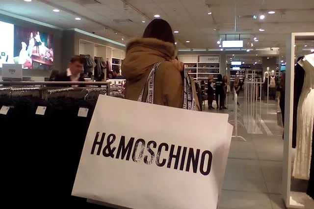 Екатеринбурженки раскупили большую часть коллекции H&amp;M и Moschino за час (ФОТО)