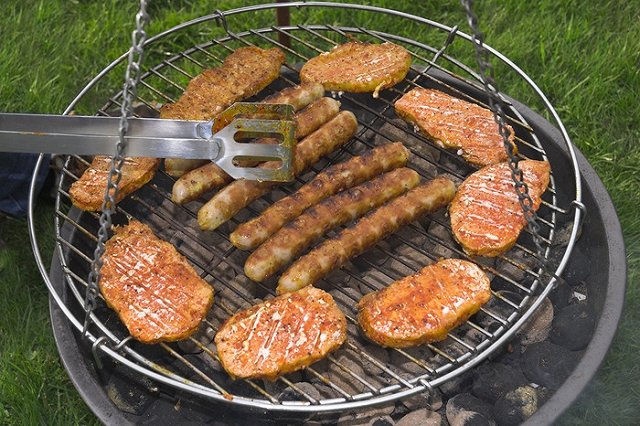 Никакой разницы: белое и красное мясо одинаково повышает уровень холестерина