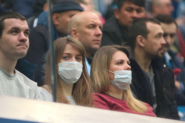 В России число заразившихся коронавирусом приблизилось к 100