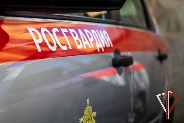 В Екатеринбурге женщина покусала продавщицу, чтобы украсть деньги из кассы