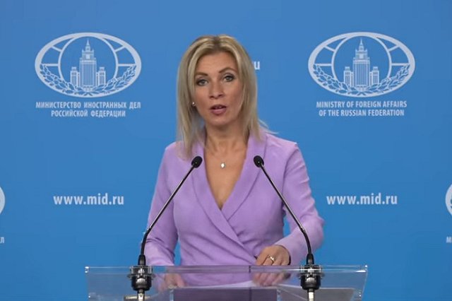 Захарова предложила главреду la Repubblica топить дом своими газетами