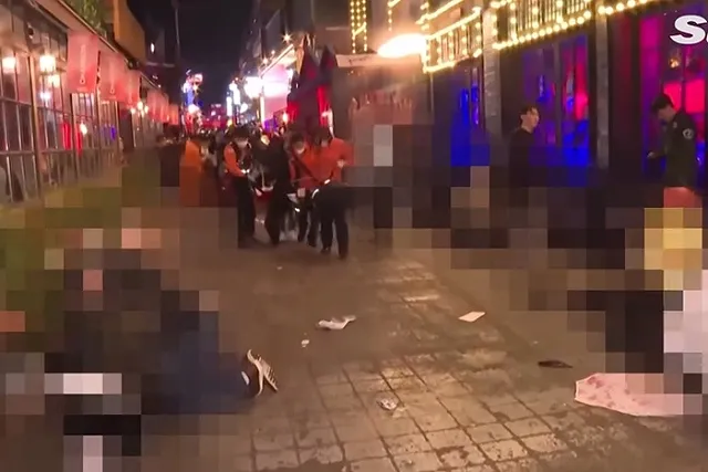 При давке в Сеуле погиб 151 человек, в том числе граждане России