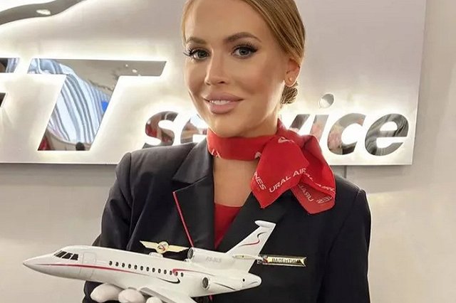 Екатеринбурженка стала самой красивой бортпроводницей «Уральских авиалиний»